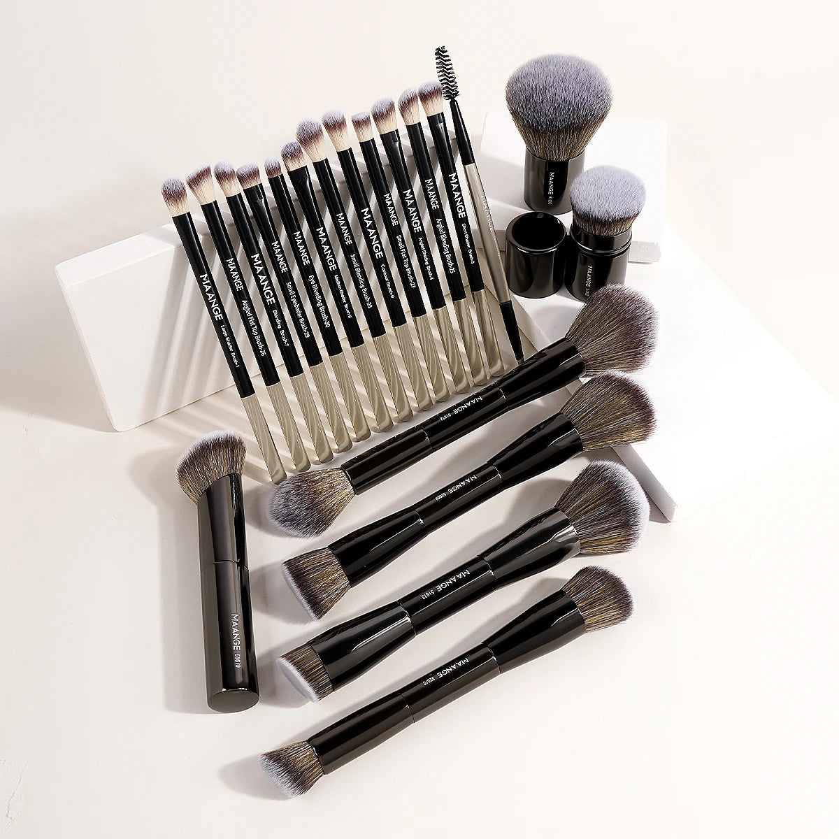 MAANGE 20 Piece Makeup Brush Set.