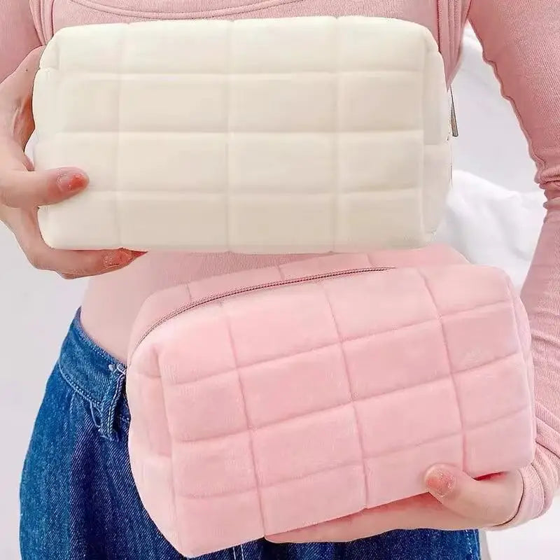 Solid fur cosmetics storage bag- Large capacity zipper makeup organizer