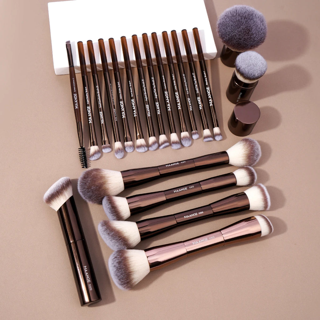 MAANGE 20 Piece Makeup Brush Set.