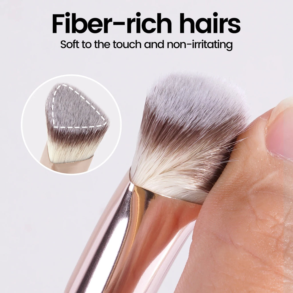 Maange Triangle Under Eye Concealer Brush for Liquid & Cream Makeup