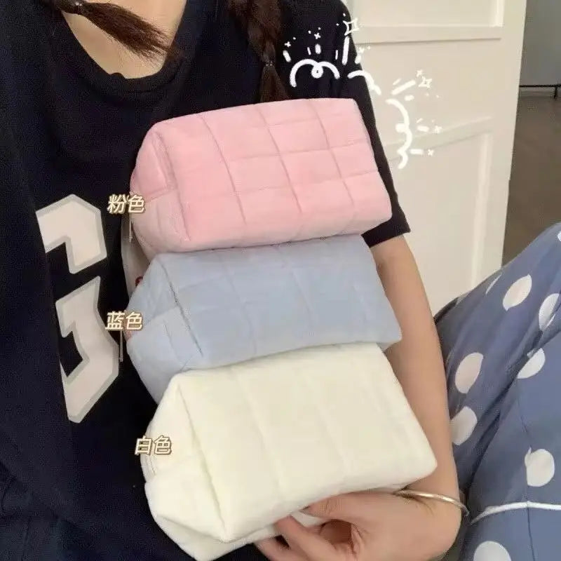 Solid fur cosmetics storage bag- Large capacity zipper makeup organizer